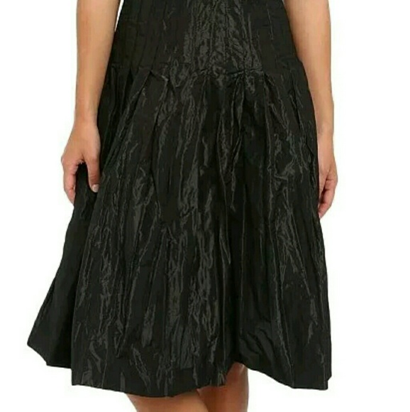 NWT Metallic black polyester empire cocktail dress - Picture 3 of 5